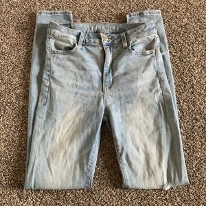 Women’s American Eagle ripped skinny jeans (8L)
